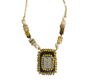 Necklace with scapular